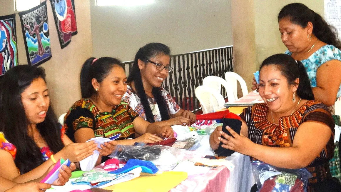 femina global_contact